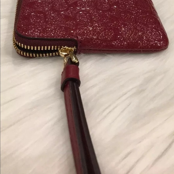 COACH 🍒Cherry Corner Zip Wristlet, NWT - Picture 5 of 8